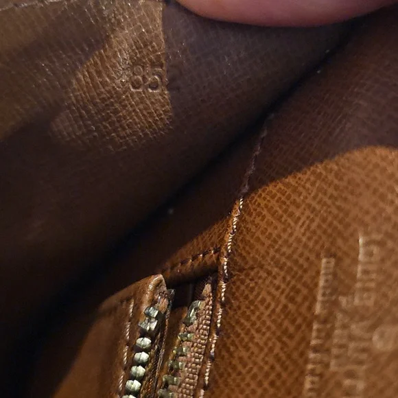 Louis Vuitton Dame Pochette GM